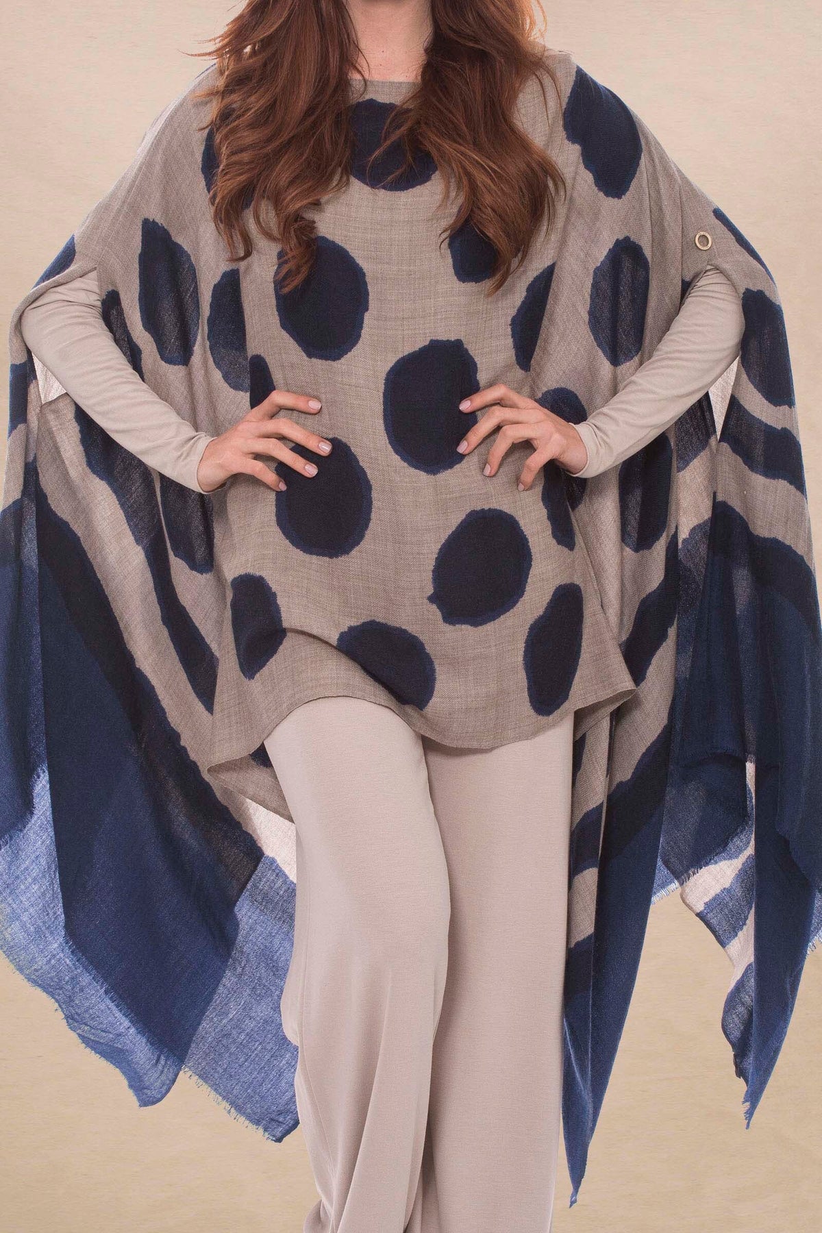 Spotty Cashmere Wrap Sensify