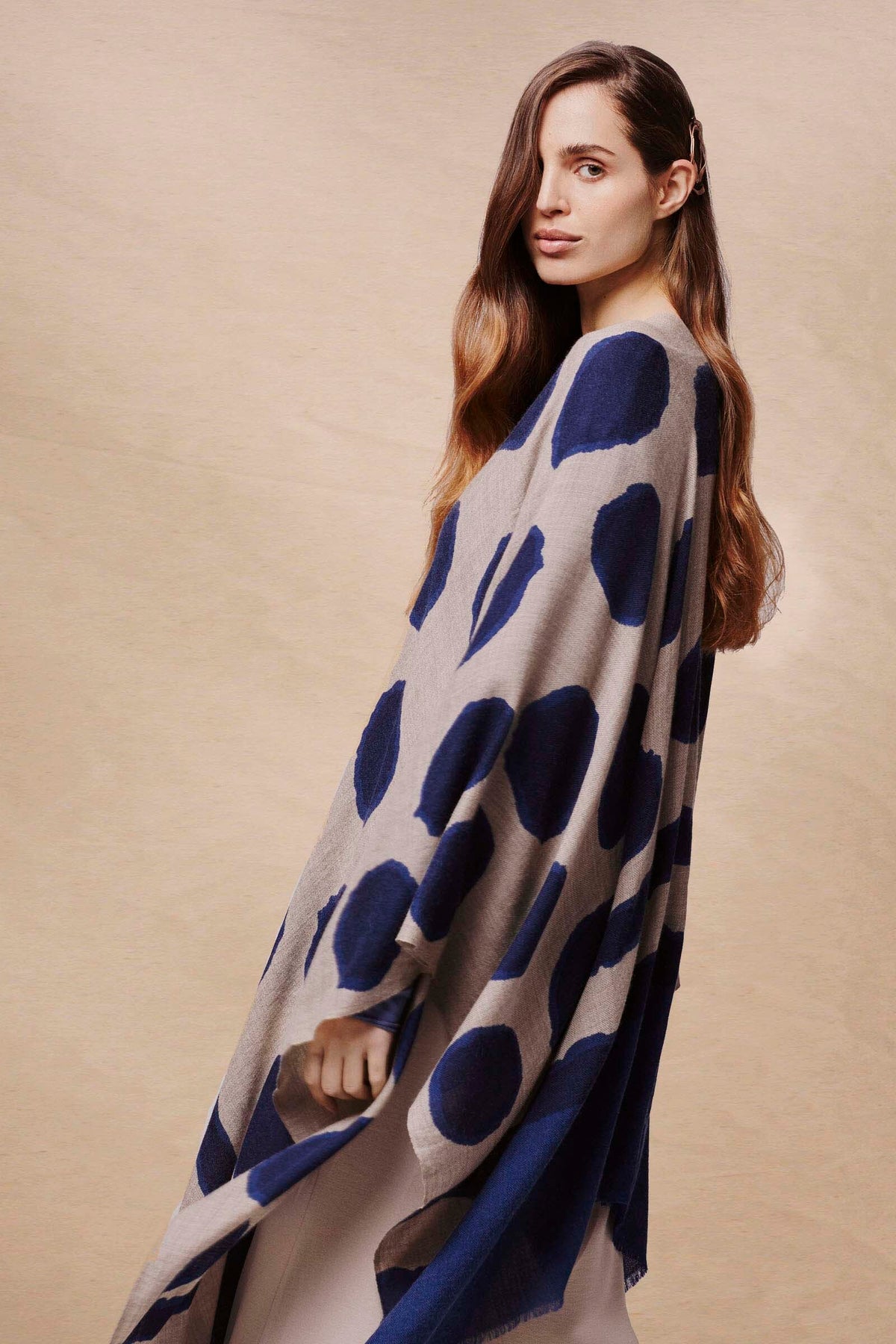 Spotty Cashmere Wrap Sensify